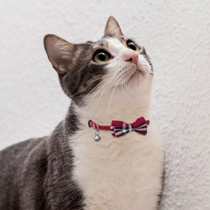 Andiker Cat Collar with Bell, 2PCS Footprint & Reflective Cat Collar with Bell and Breakaway Safety Buckle, 8-13 Inch Adjustable1 Nylon Collar Perfect for Cats in Random Color (Checkered Pattern)